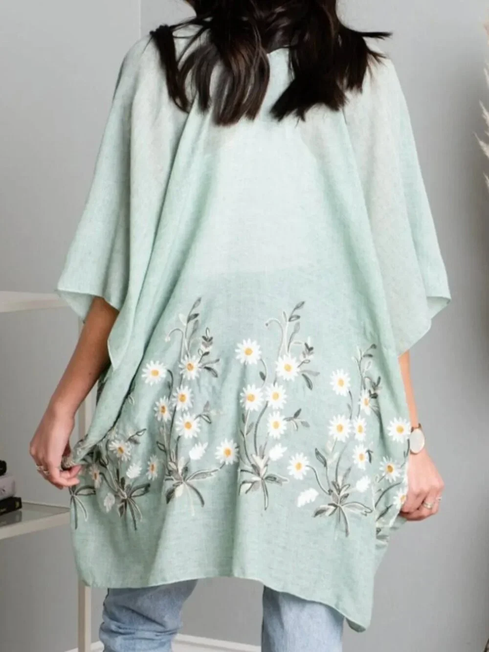 NWOT Sage Green Open-front Woven Kimono with Embroidered Daisy Hem